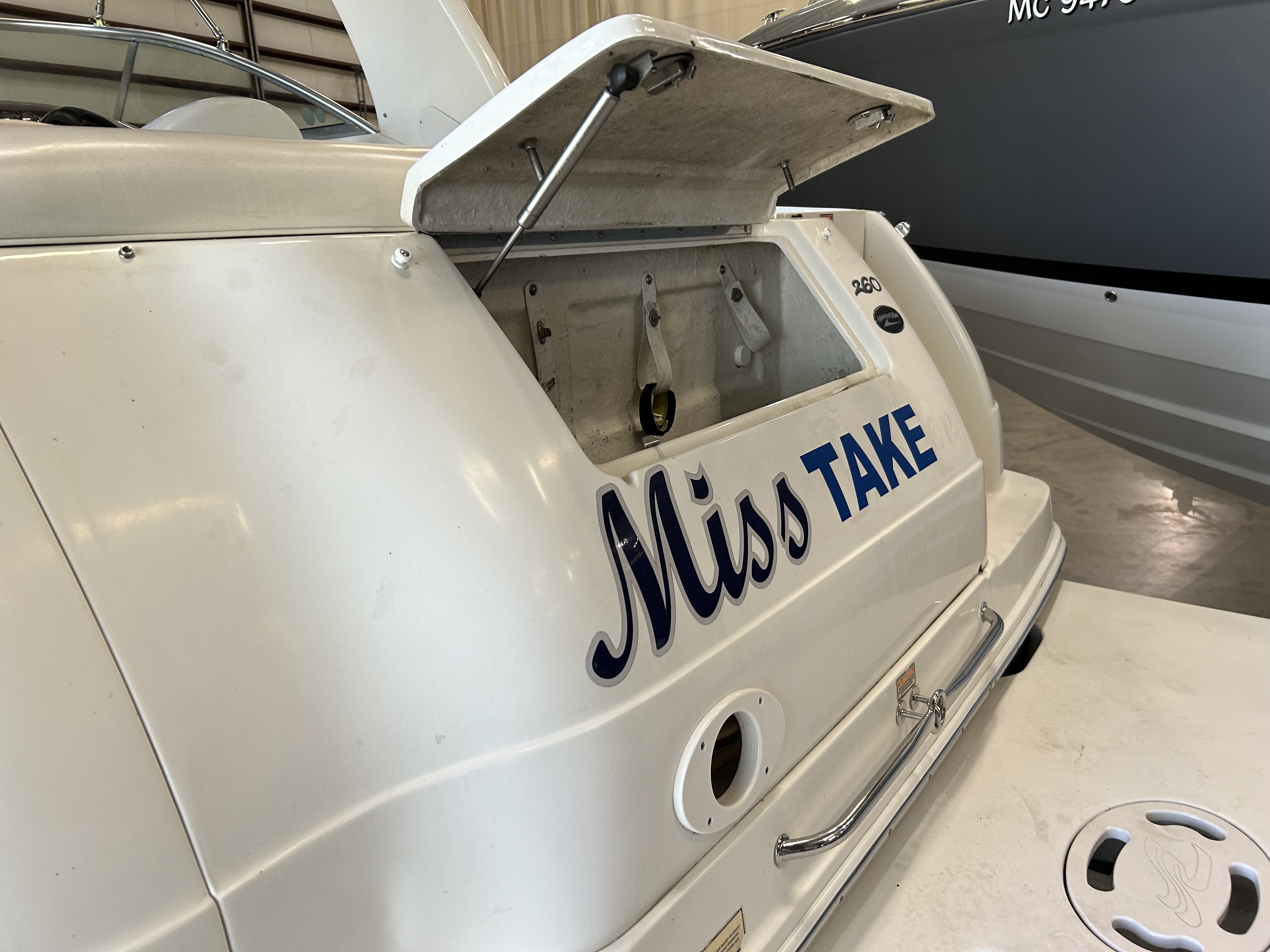 Slide: The Image of Sea Ray 260 Sundancer 2004 - 8