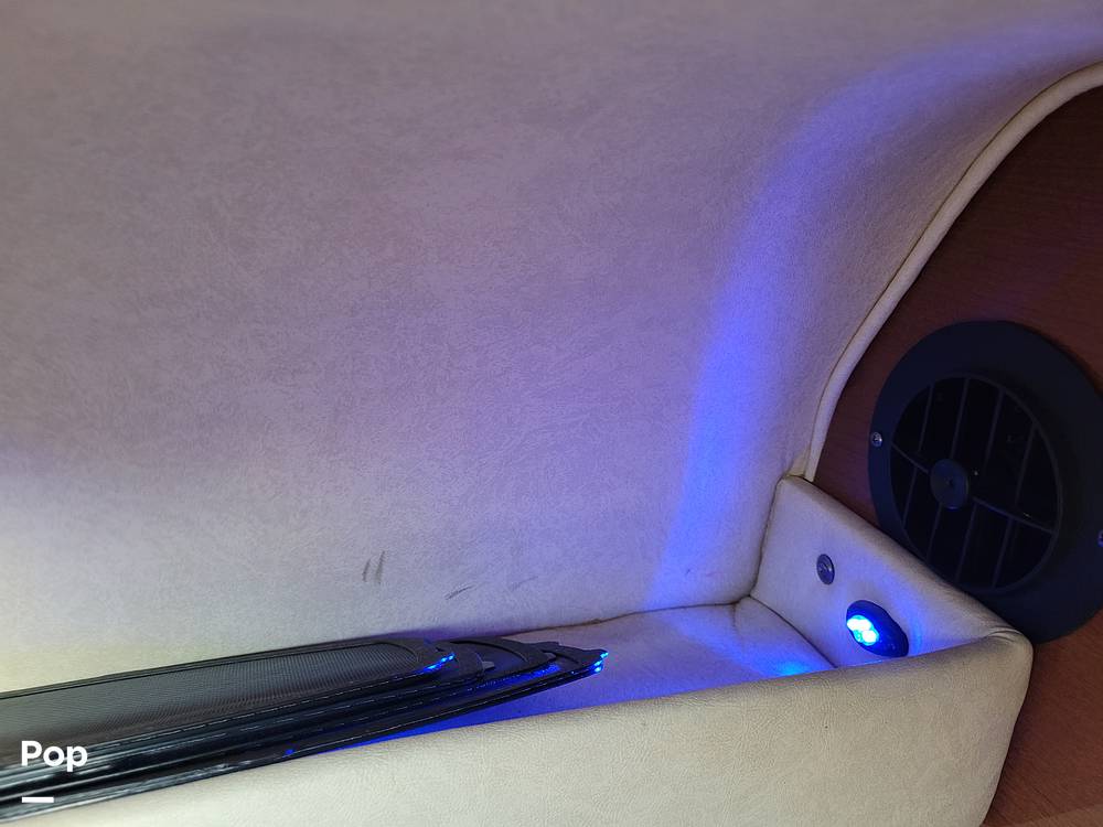 Slide: The Image of Sea Ray 260 Sundancer 2010 - 111