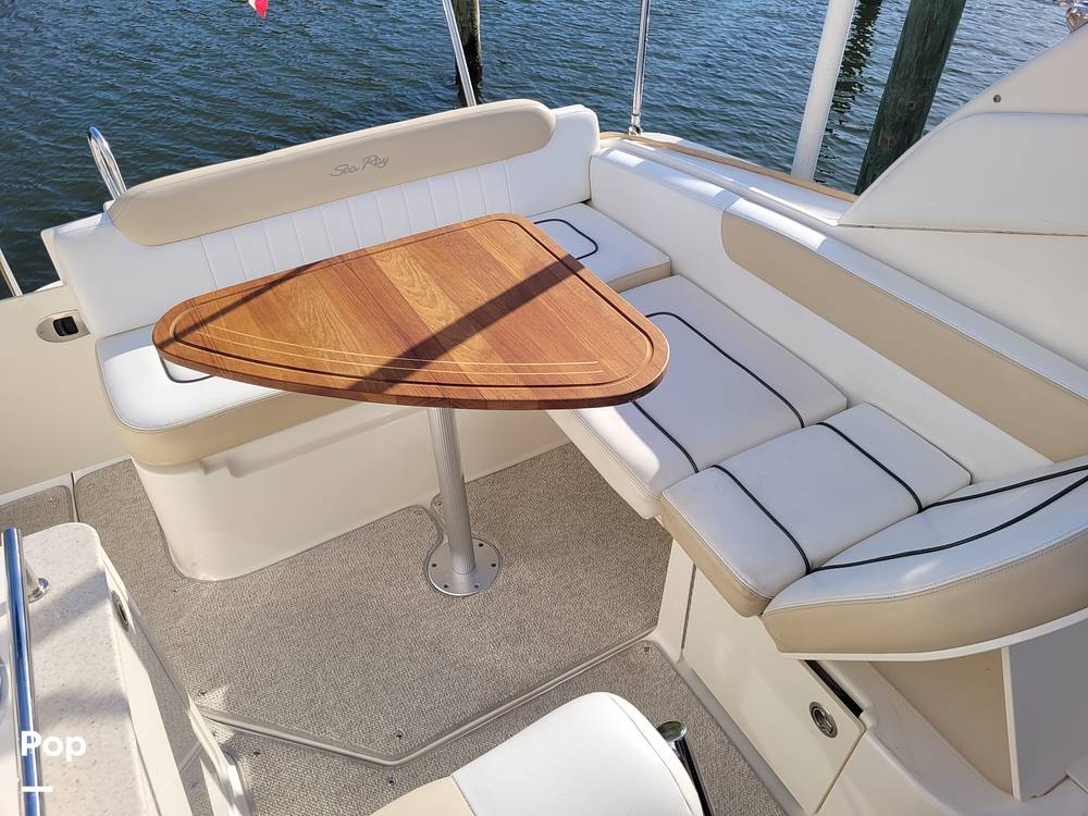 Slide: The Image of Sea Ray 260 Sundancer 2010 - 39