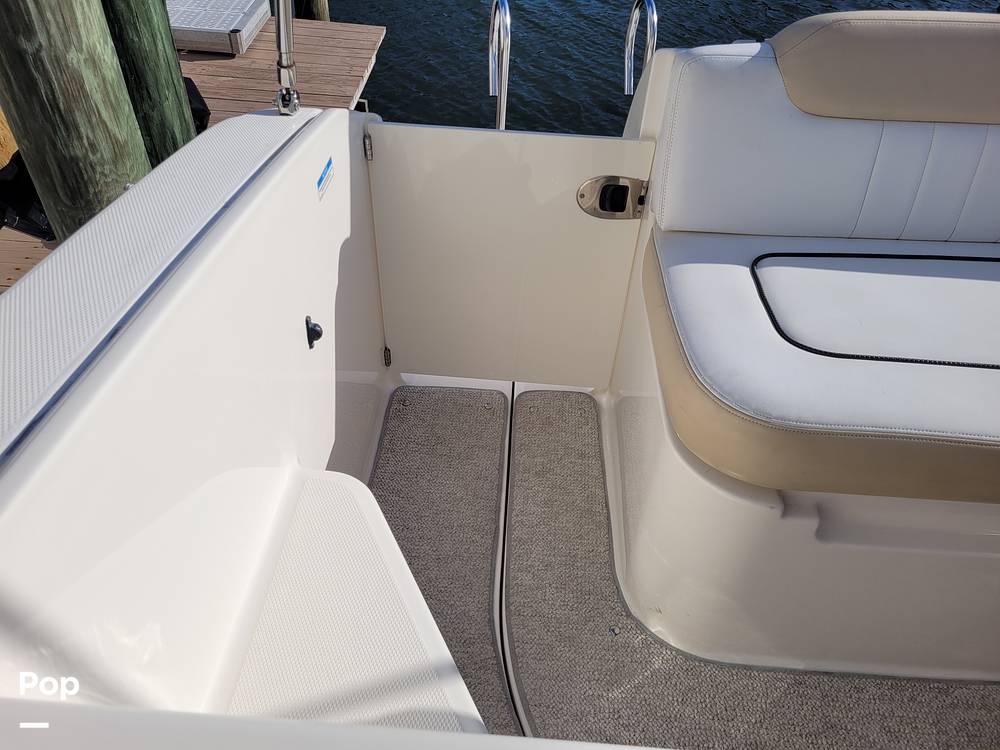 Slide: The Image of Sea Ray 260 Sundancer 2010 - 42