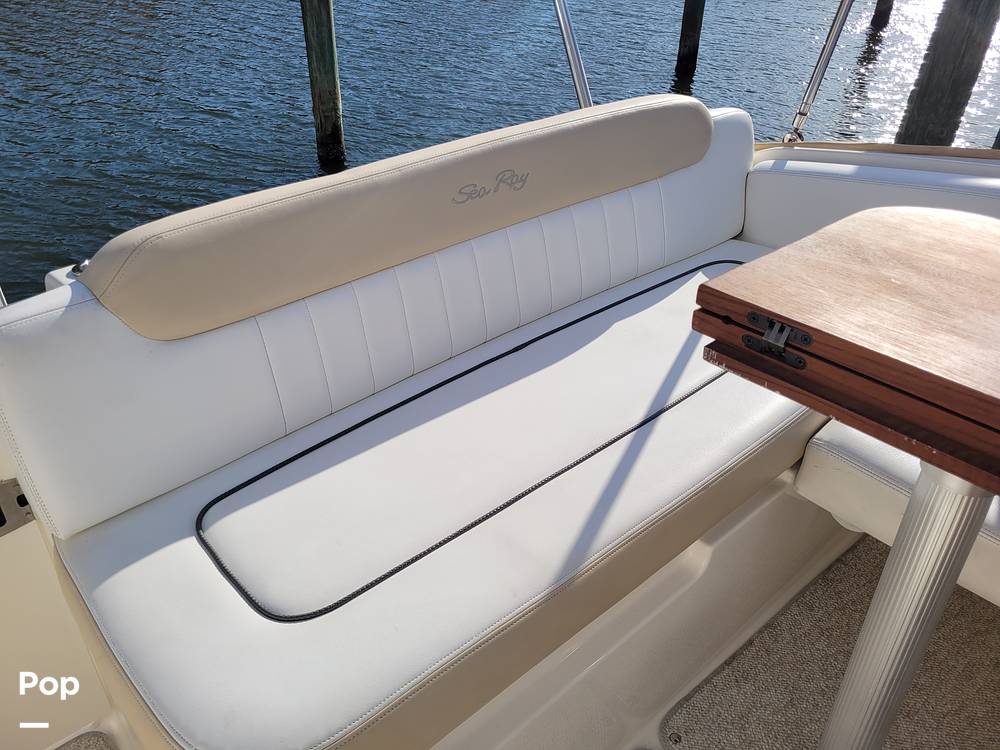 Slide: The Image of Sea Ray 260 Sundancer 2010 - 43
