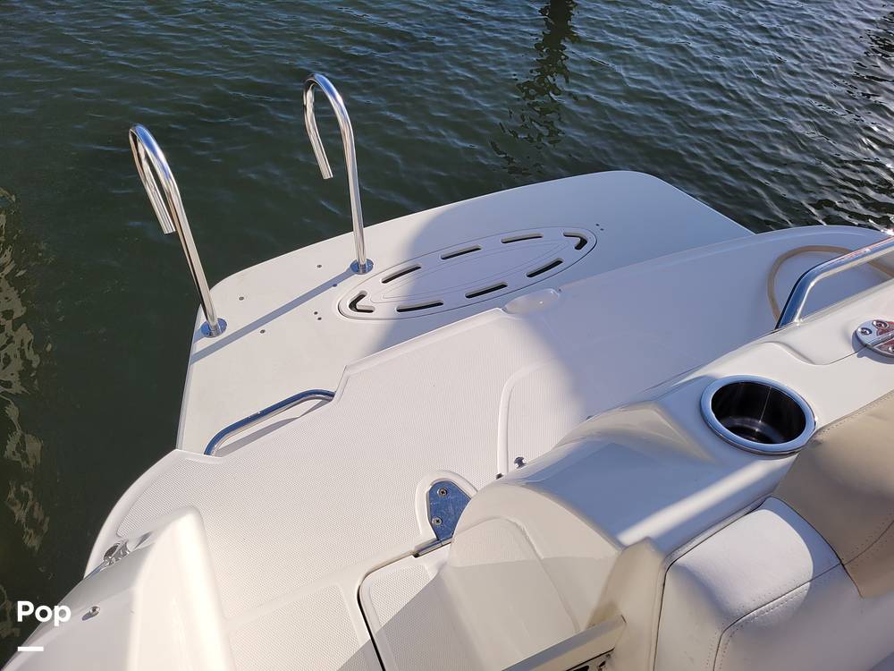 Slide: The Image of Sea Ray 260 Sundancer 2010 - 6