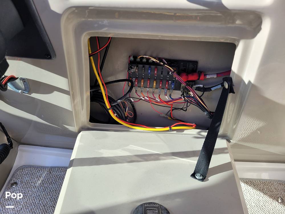 Slide: The Image of Sea Ray 260 Sundancer 2010 - 64