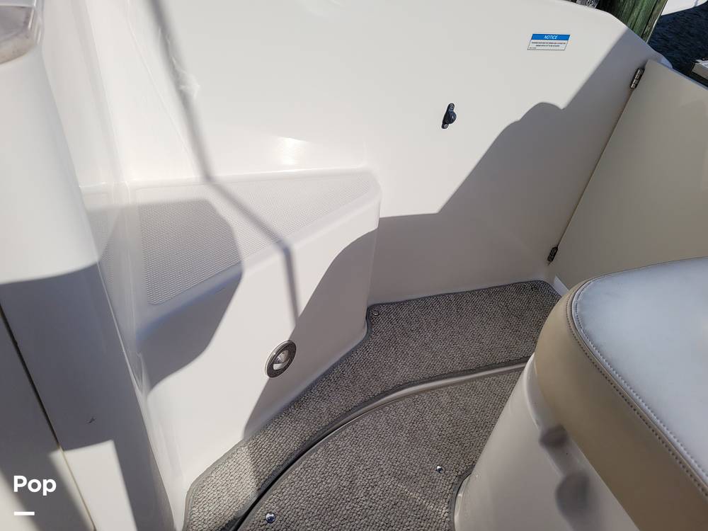 Slide: The Image of Sea Ray 260 Sundancer 2010 - 75