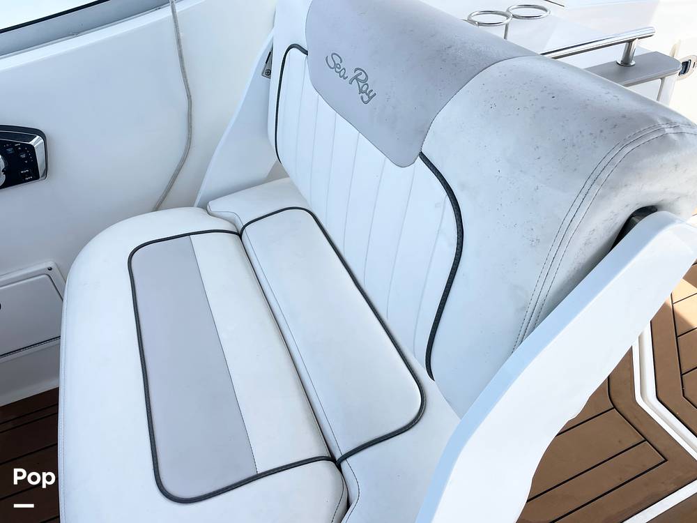 Slide: The Image of Captain's Chair - 14422696