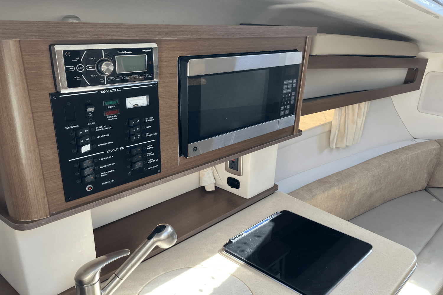 Slide: The Image of Sea Ray 260 SUNDANCER 2014 - 15