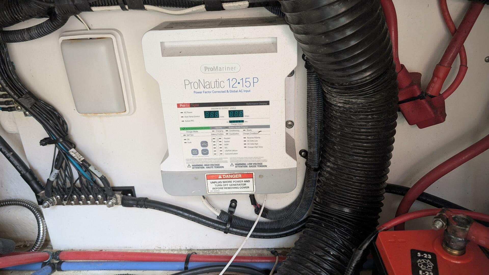 Slide: The Image of Sea Ray 260 Sundancer 2014 - 5199949