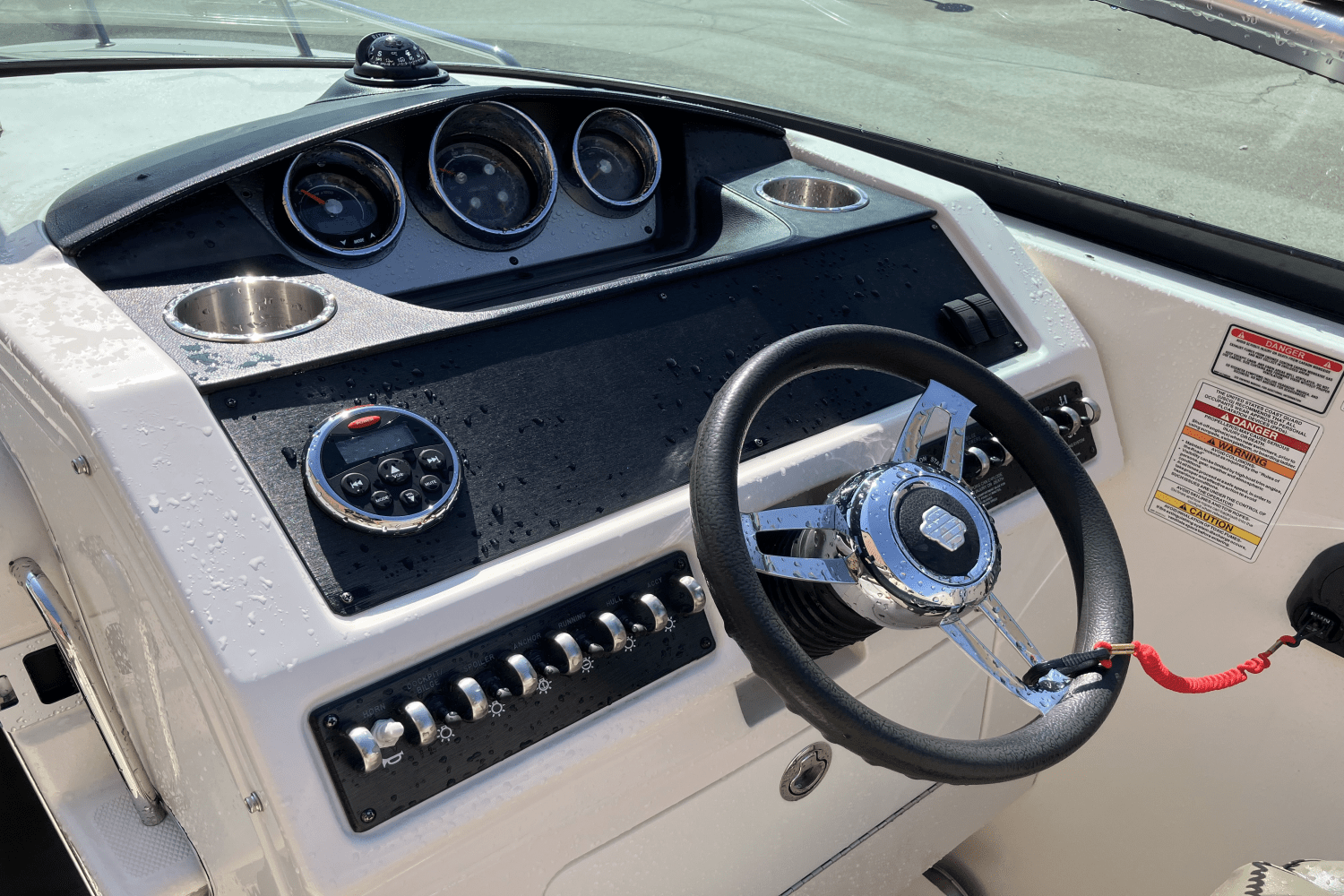 Slide: The Image of Sea Ray 260 SUNDANCER 2014 - 9