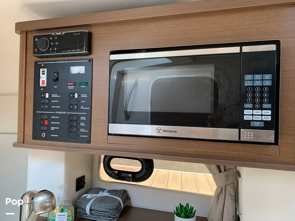 Slide: The Image of Sea Ray 260 Sundancer 2016 - 15680826