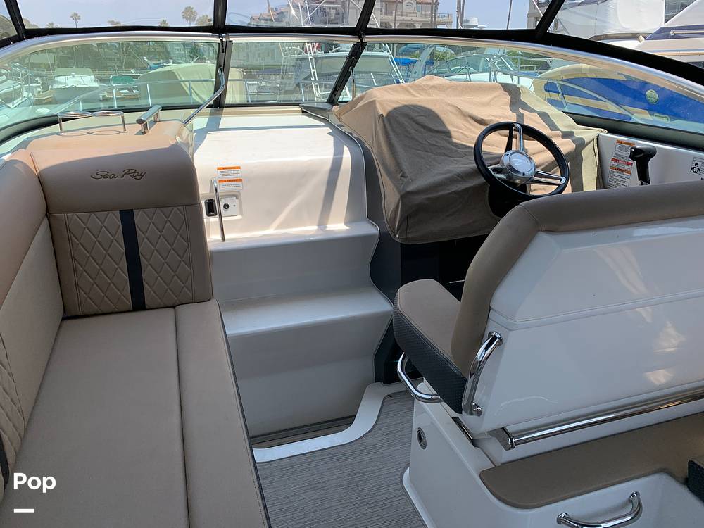 Slide: The Image of Sea Ray 260 Sundancer 2016 - 15681063