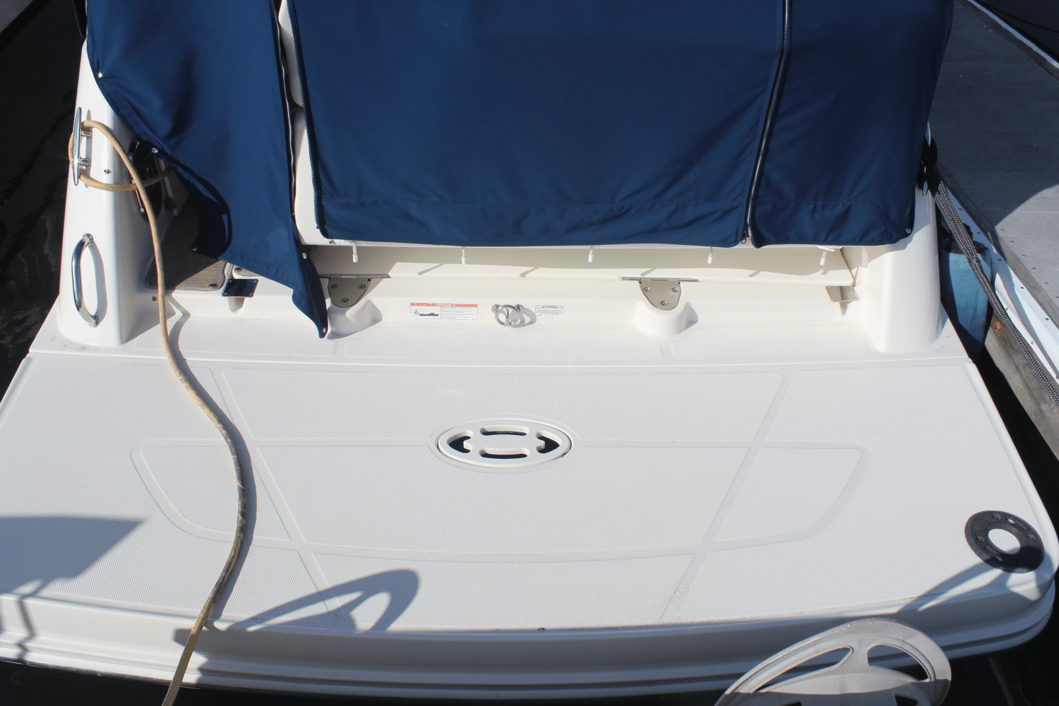 Slide: The Image of Sea Ray 260 SUNDANCER 2018 - 15