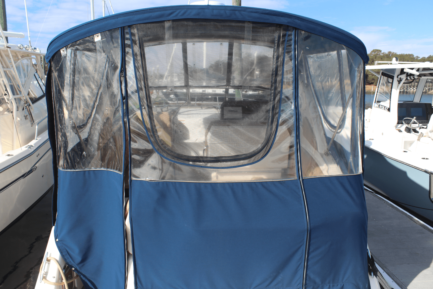 Slide: The Image of Sea Ray 260 SUNDANCER 2018 - 16