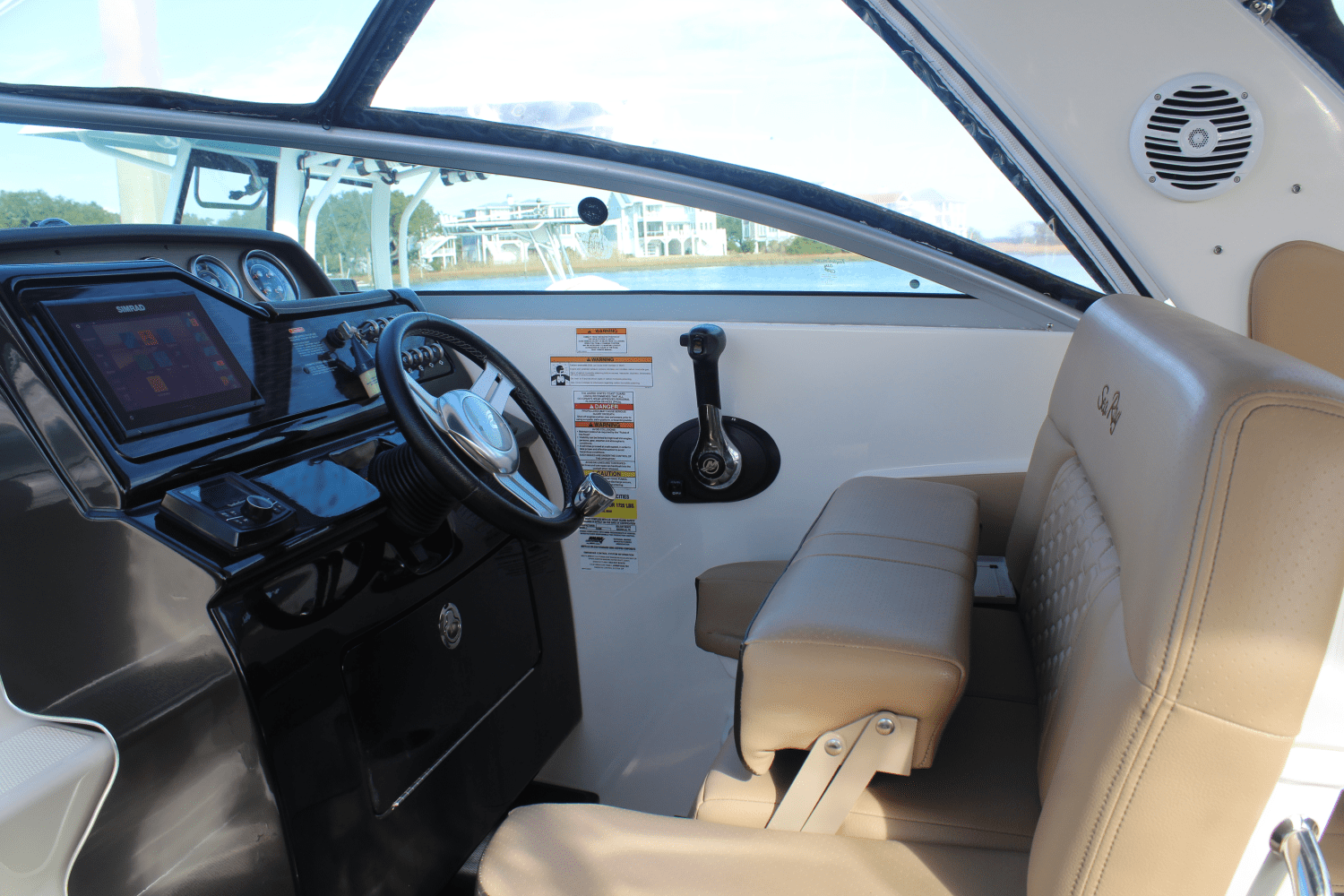 Slide: The Image of Sea Ray 260 SUNDANCER 2018 - 18