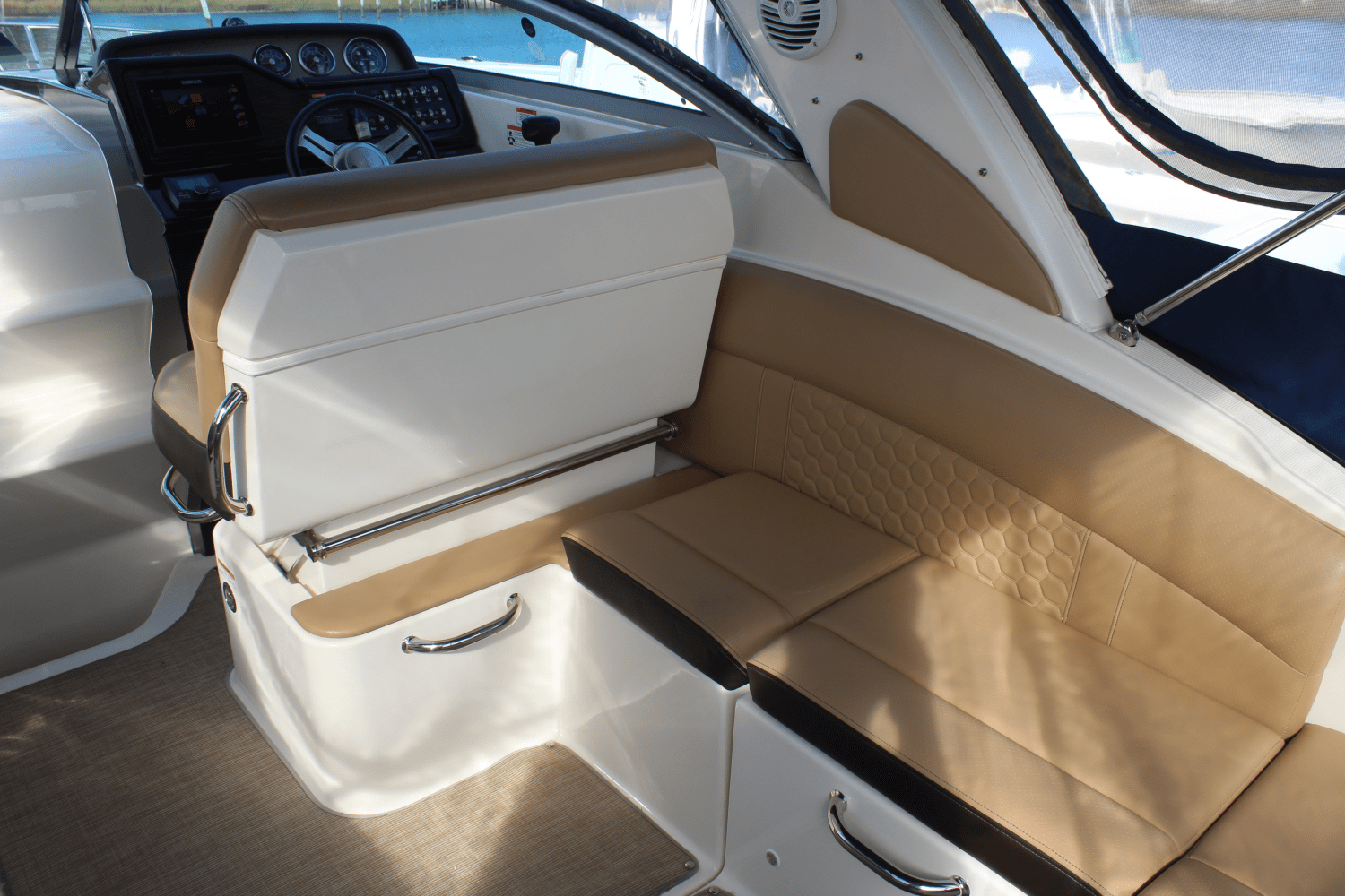 Slide: The Image of Sea Ray 260 SUNDANCER 2018 - 21