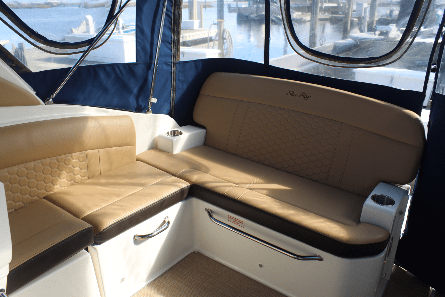 Slide: The Image of Sea Ray 260 SUNDANCER 2018 - 22