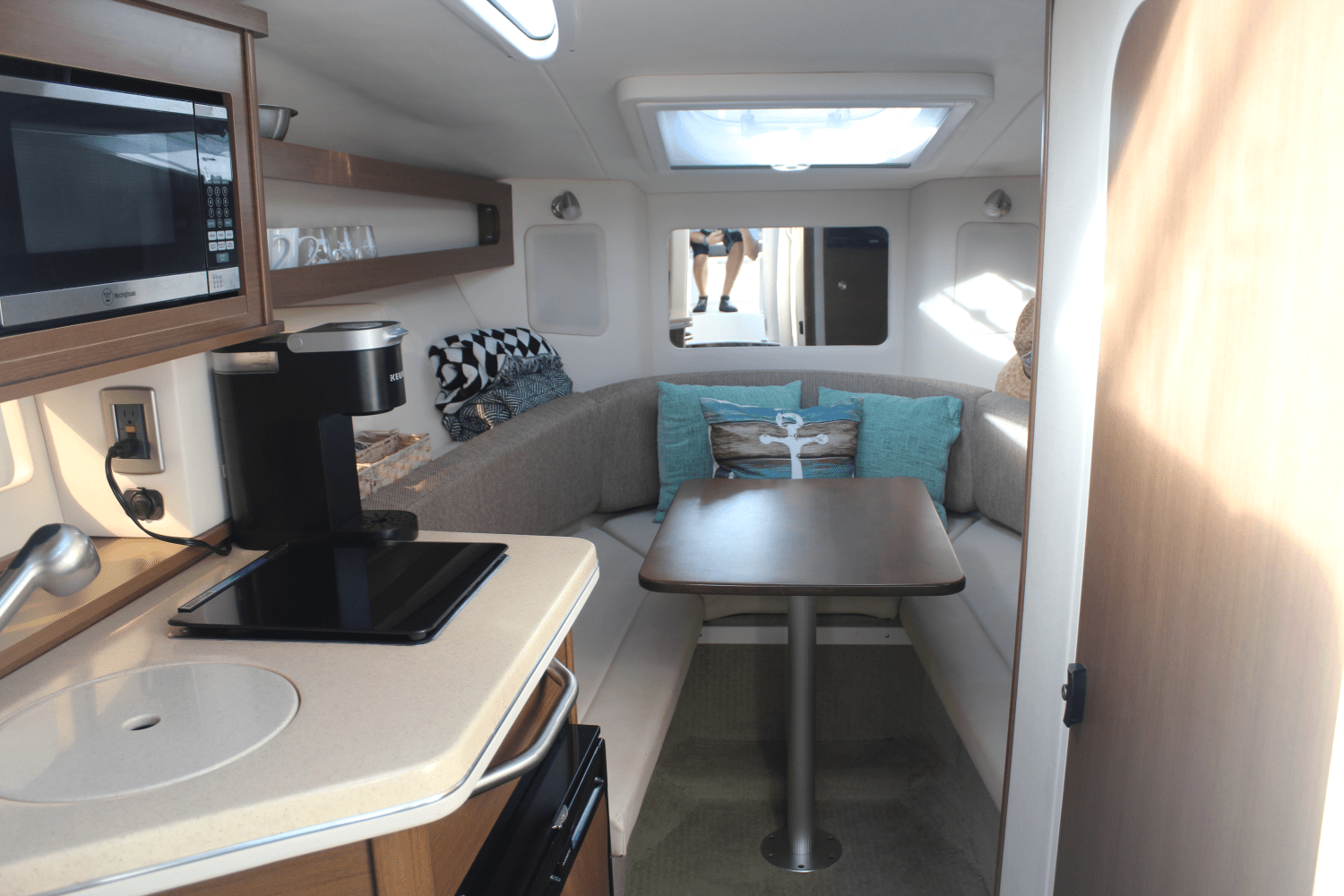 Slide: The Image of Sea Ray 260 SUNDANCER 2018 - 25