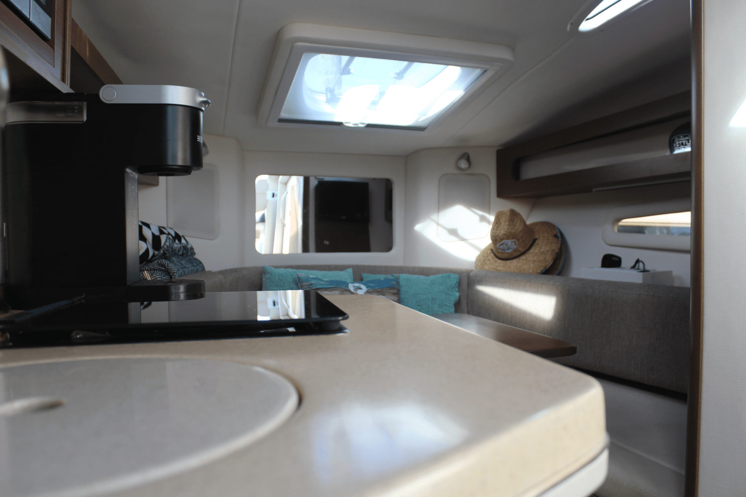 Slide: The Image of Sea Ray 260 SUNDANCER 2018 - 27