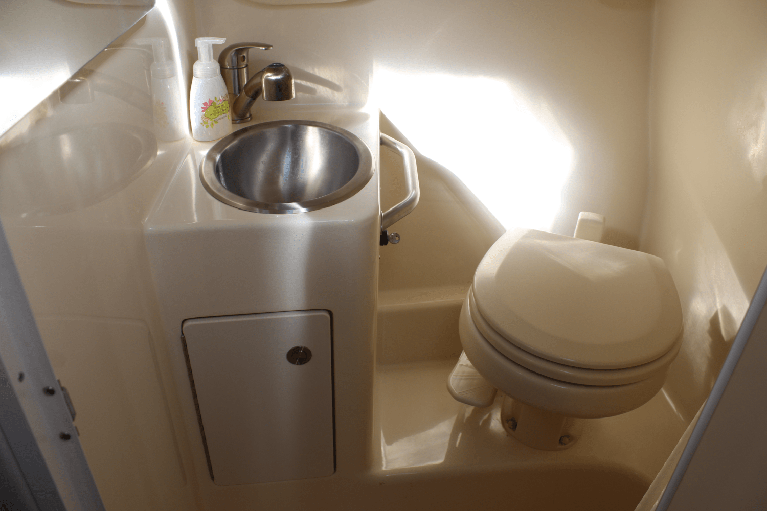 Slide: The Image of Sea Ray 260 SUNDANCER 2018 - 30