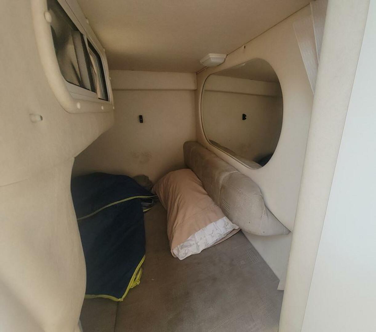Slide: The Image of Sea Ray 260 Sundancer w Trailer 2002 - 4828081