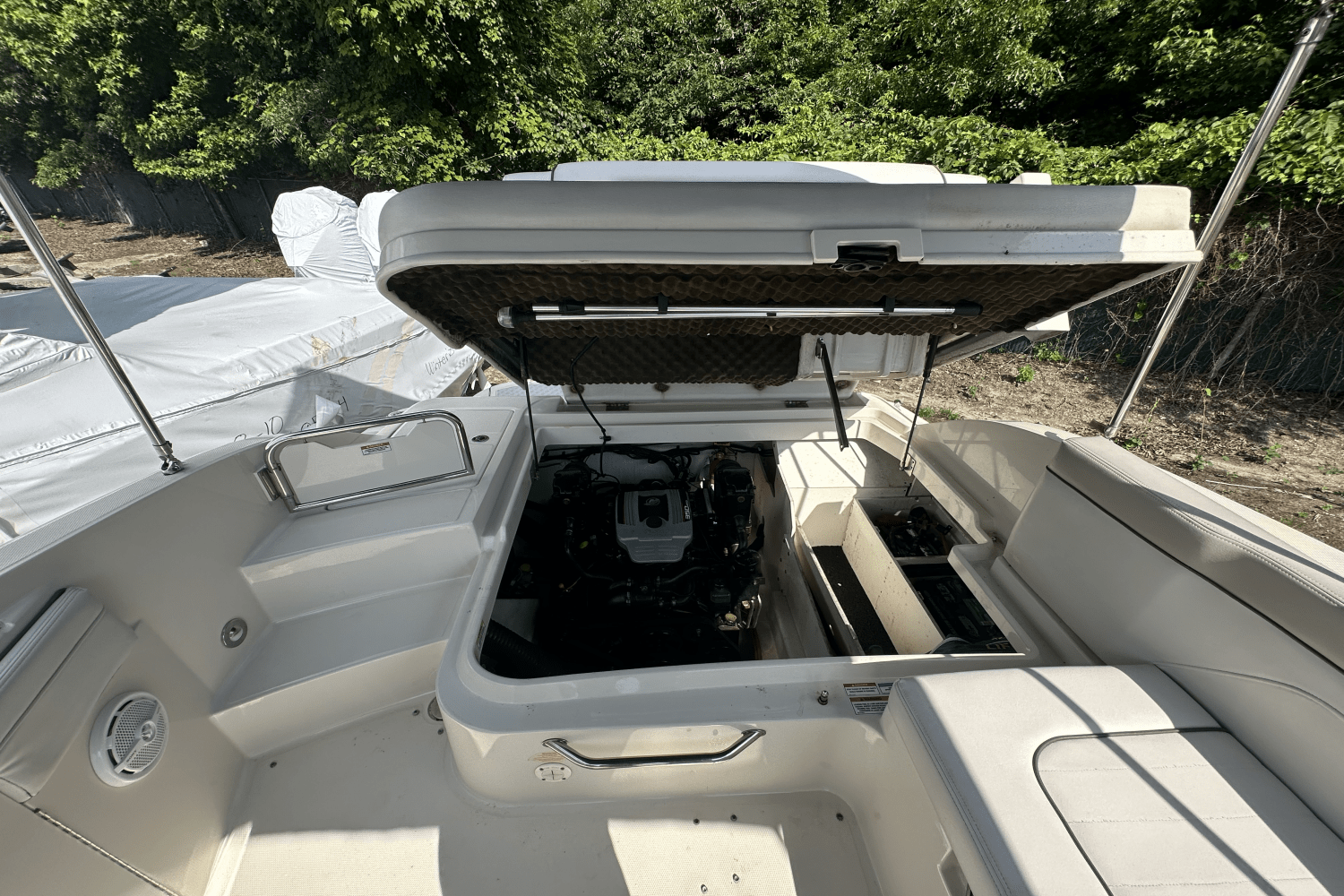 Slide: The Image of Sea Ray 260 SUNDECK 2010 - 11