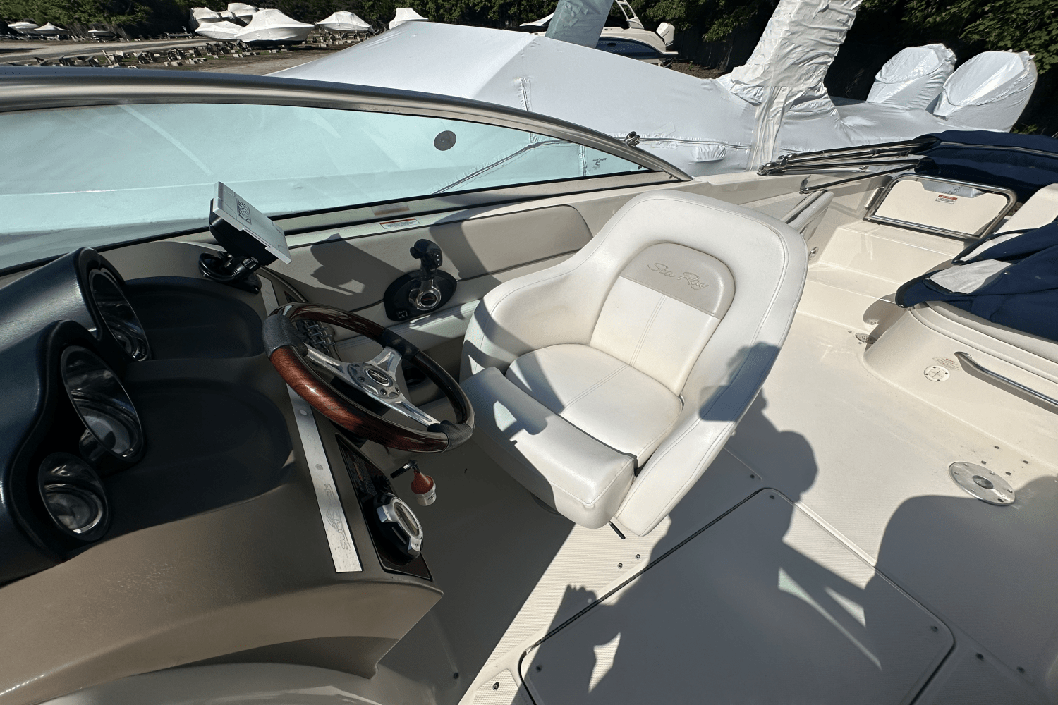 Slide: The Image of Sea Ray 260 SUNDECK 2010 - 14