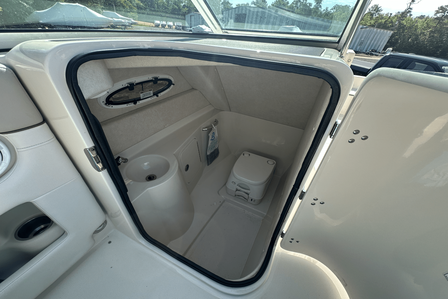 Slide: The Image of Sea Ray 260 SUNDECK 2010 - 23