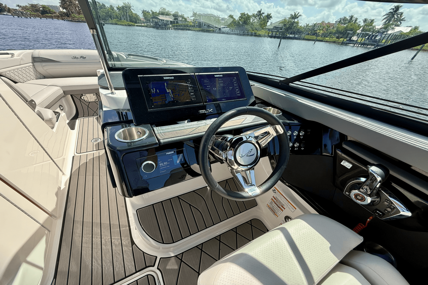 Slide: The Image of Sea Ray 260 SXO 2023 - 23