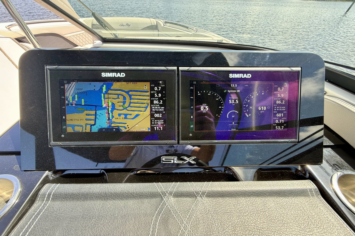Slide: The Image of Sea Ray 260 SXO 2023 - 25