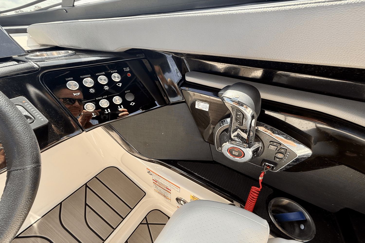 Slide: The Image of Sea Ray 260 SXO 2023 - 27