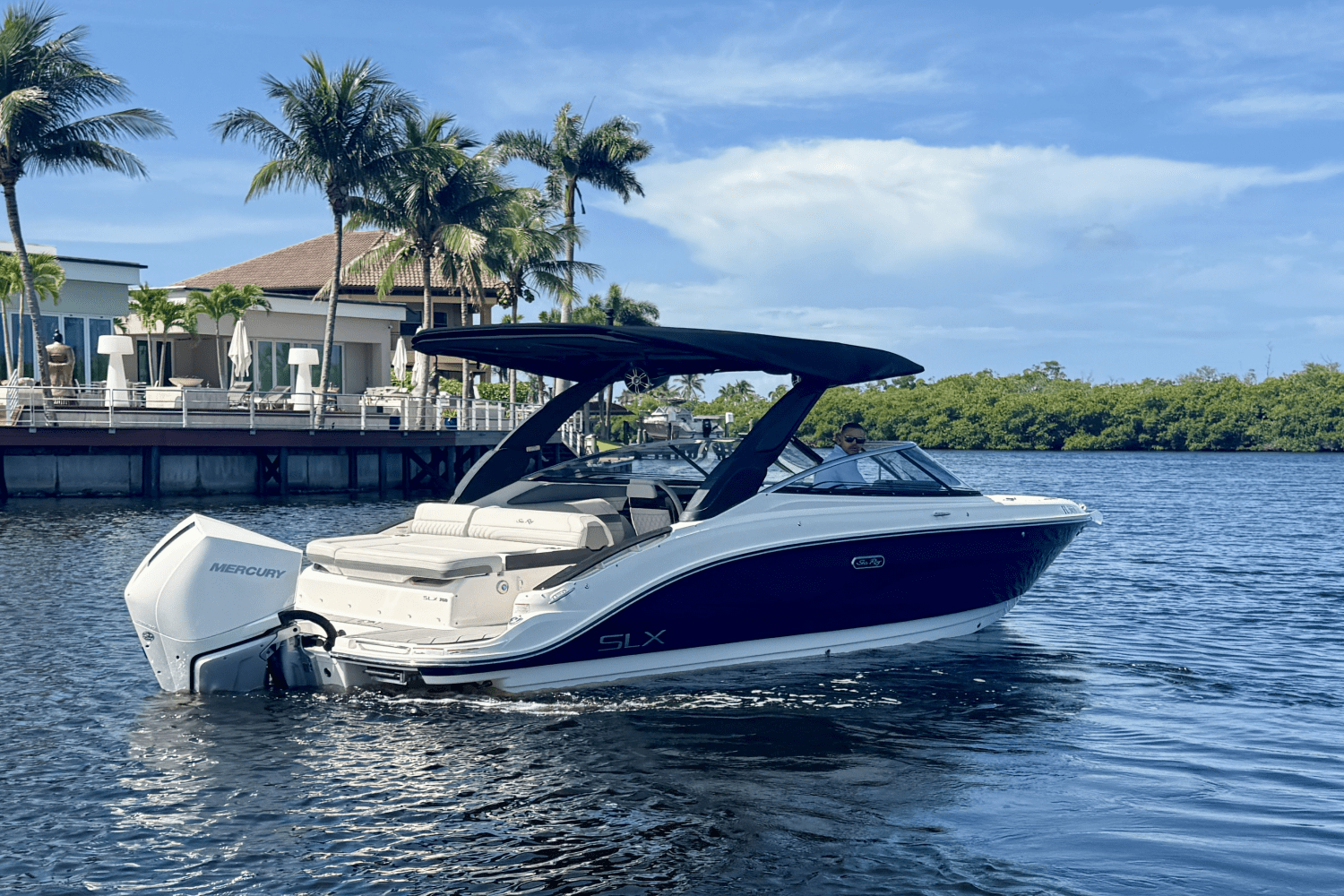 Slide: The Image of Sea Ray 260 SXO 2023 - 7