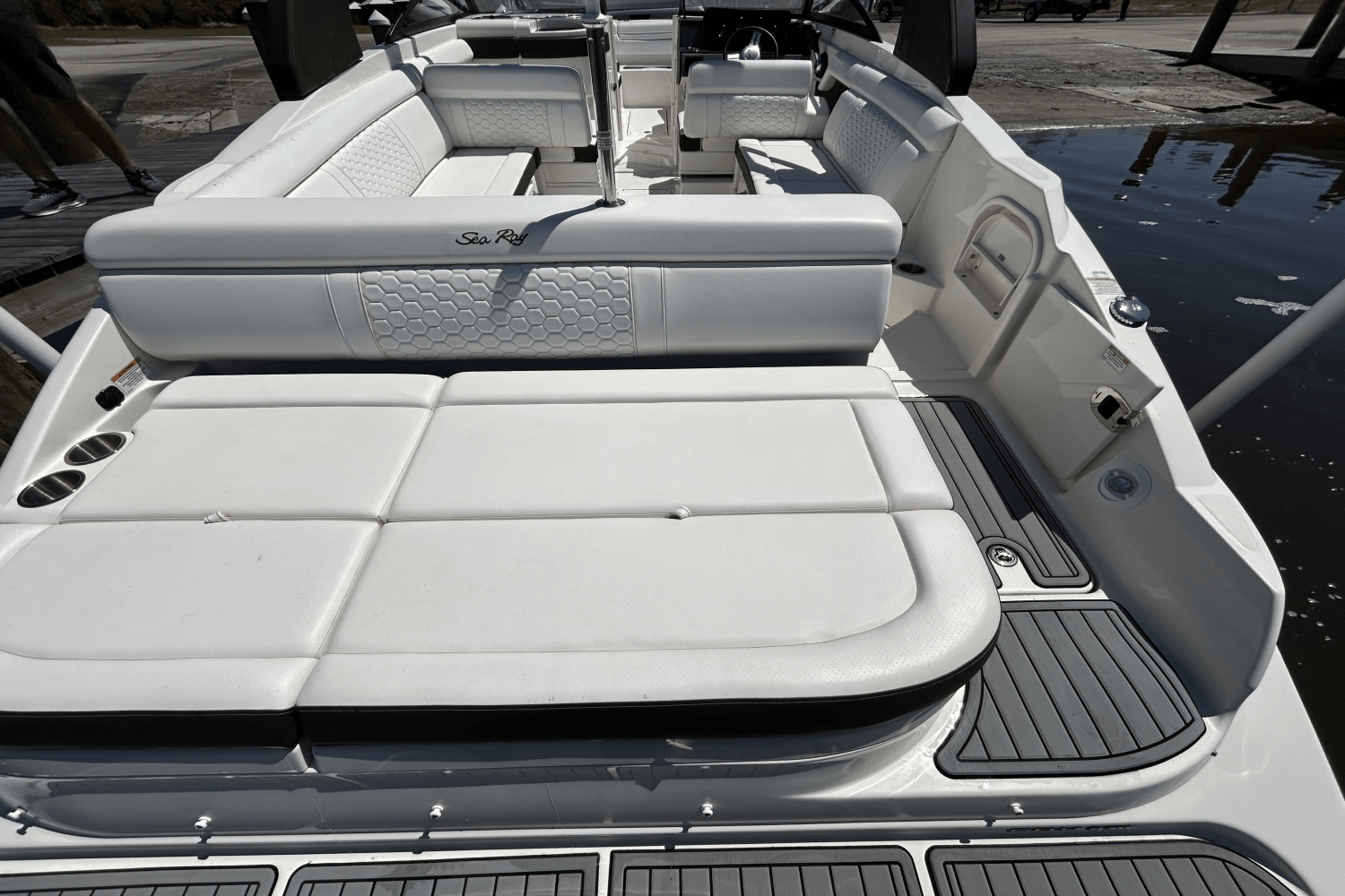 Slide: The Image of Sea Ray 270 SD-OB 2018 - 12