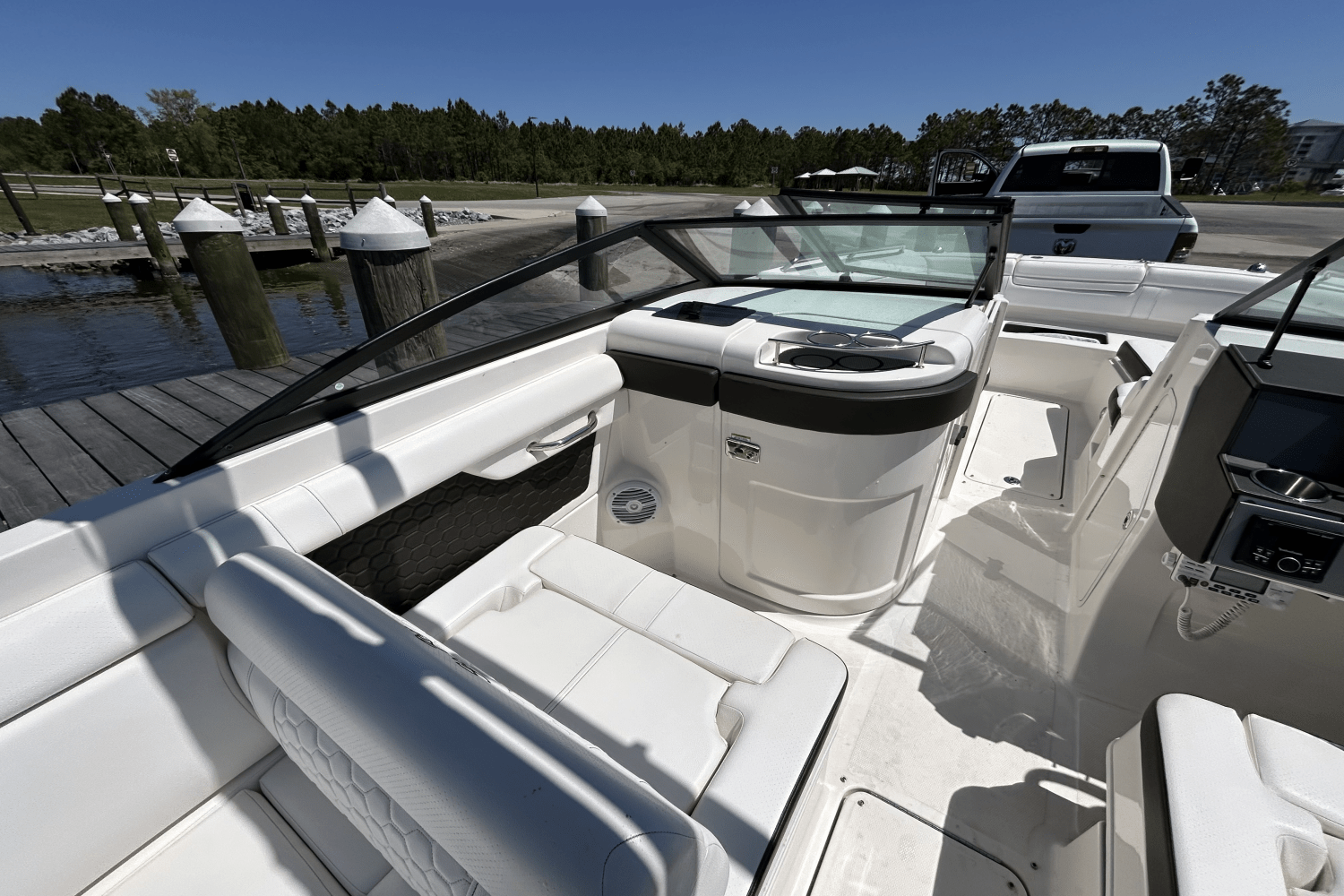 Slide: The Image of Sea Ray 270 SD-OB 2018 - 13