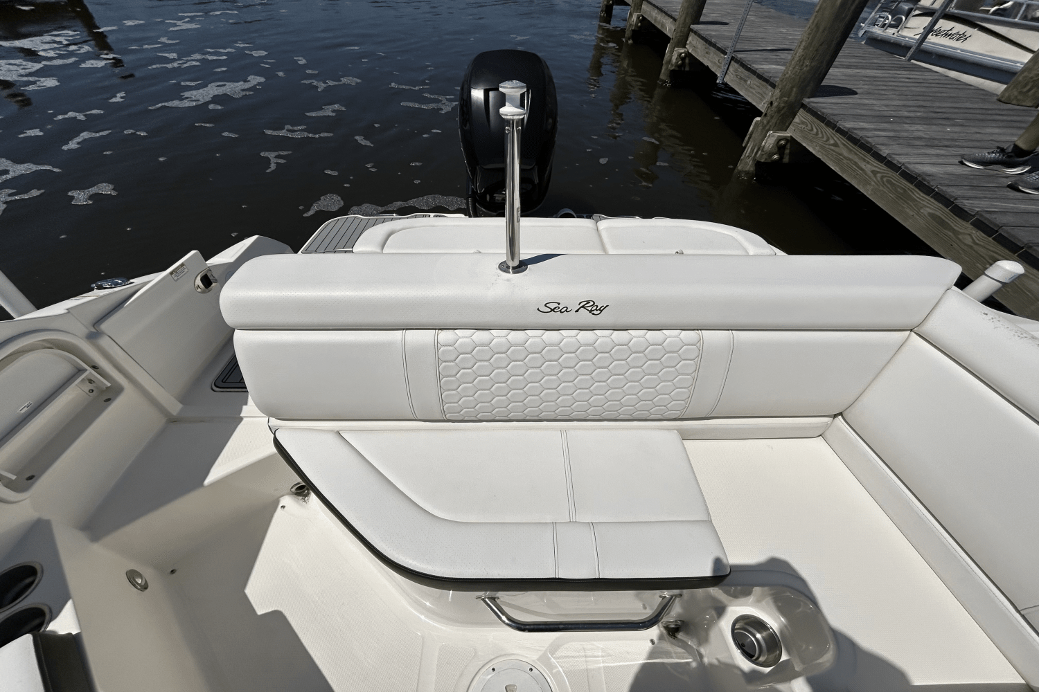 Slide: The Image of Sea Ray 270 SD-OB 2018 - 19