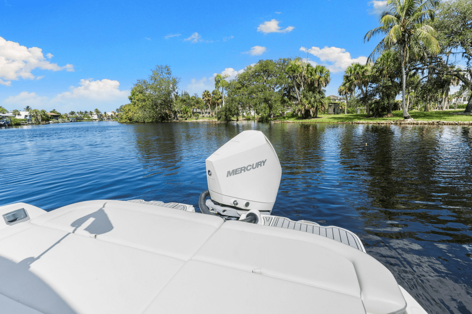 Slide: The Image of Sea Ray 270 SD-OB 2021 - 22