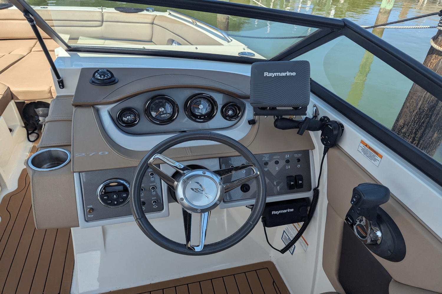 Slide: The Image of Sea Ray 270 SD OB 2016 - 12