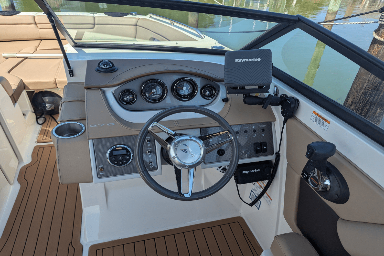 Slide: The Image of Sea Ray 270 SD OB 2016 - 17