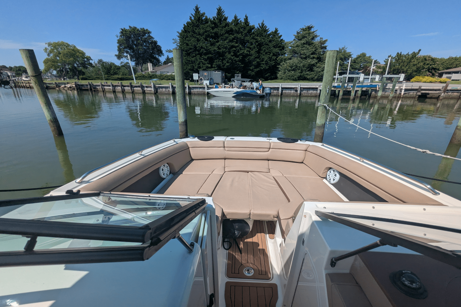 Slide: The Image of Sea Ray 270 SD OB 2016 - 8