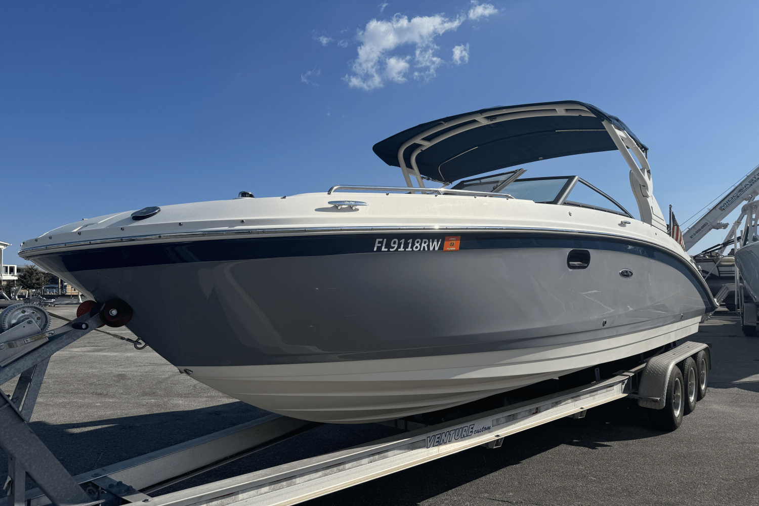 Slide: The Image of Sea Ray 270 SDX OB 2019 - 0