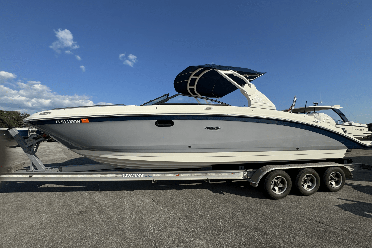 Slide: The Image of Sea Ray 270 SDX OB 2019 - 2