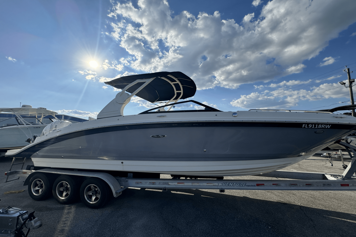 Slide: The Image of Sea Ray 270 SDX OB 2019 - 3