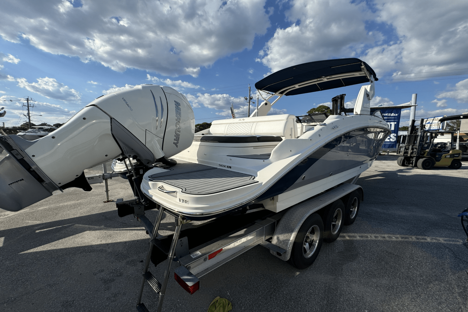 Slide: The Image of Sea Ray 270 SDX OB 2019 - 4