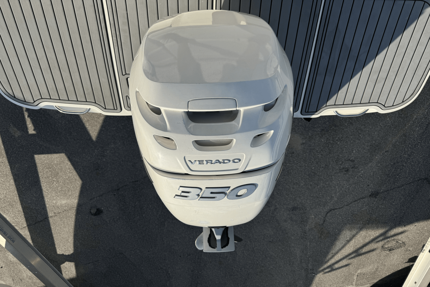 Slide: The Image of Sea Ray 270 SDX OB 2019 - 6