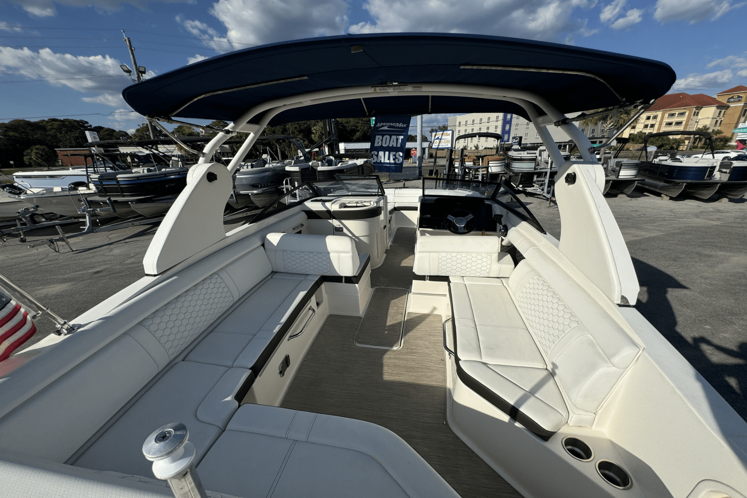 Slide: The Image of Sea Ray 270 SDX OB 2019 - 8