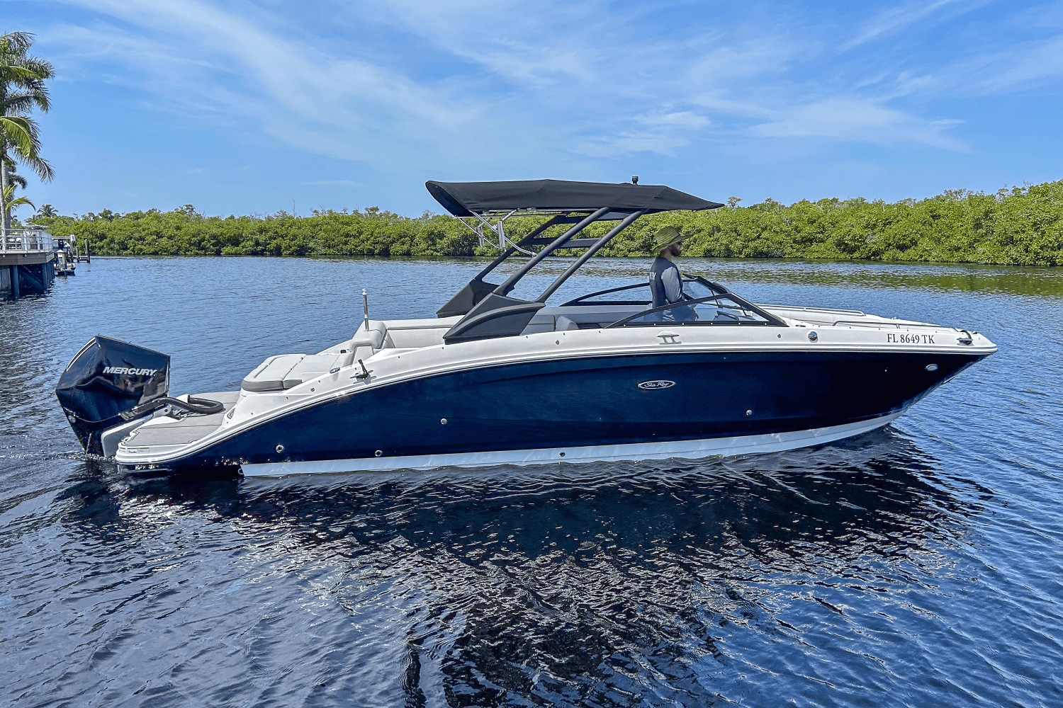 Slide: The Image of Sea Ray 270 SDX OUTBOARD 2023 - 0