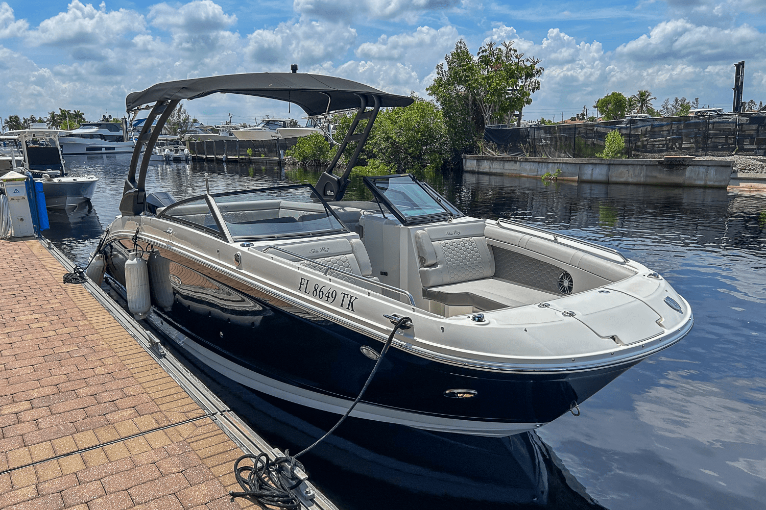 Slide: The Image of Sea Ray 270 SDX OUTBOARD 2023 - 15