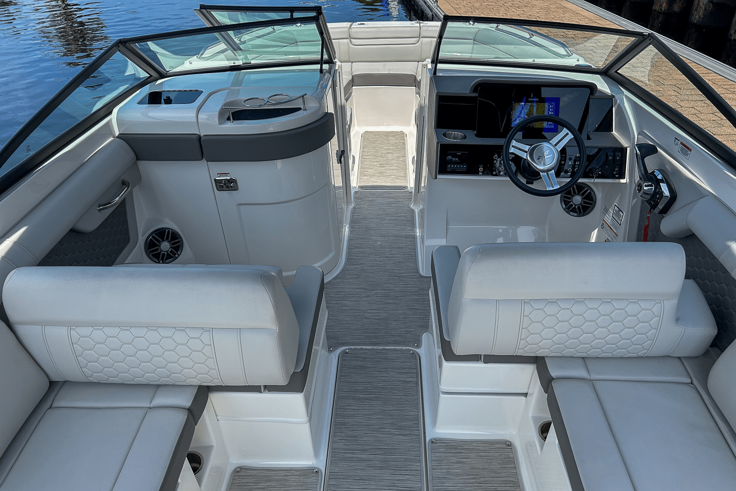 Slide: The Image of Sea Ray 270 SDX OUTBOARD 2023 - 20