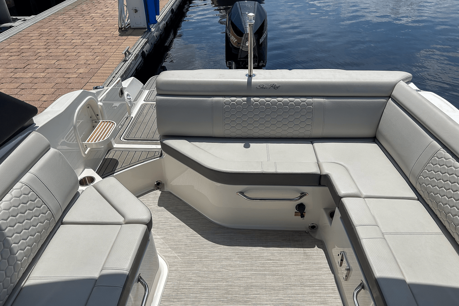 Slide: The Image of Sea Ray 270 SDX OUTBOARD 2023 - 21