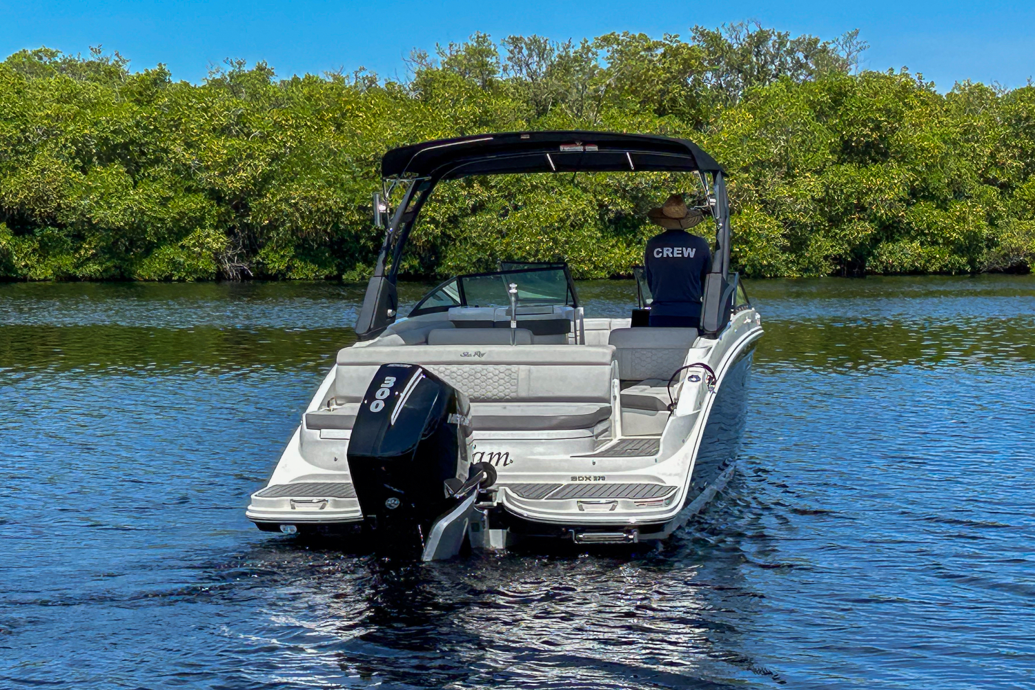 Slide: The Image of Sea Ray 270 SDX OUTBOARD 2023 - 3