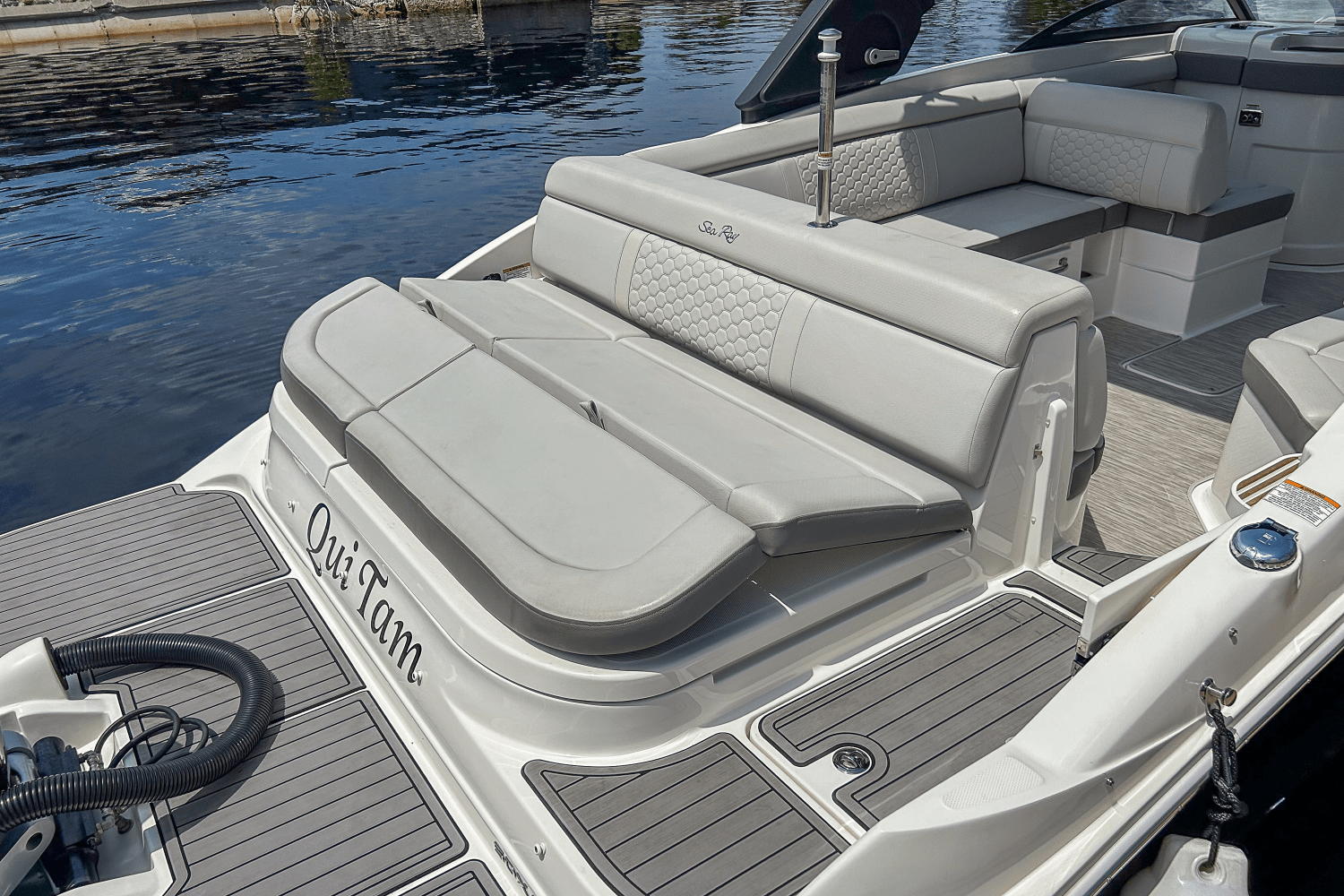 Slide: The Image of Sea Ray 270 SDX OUTBOARD 2023 - 42