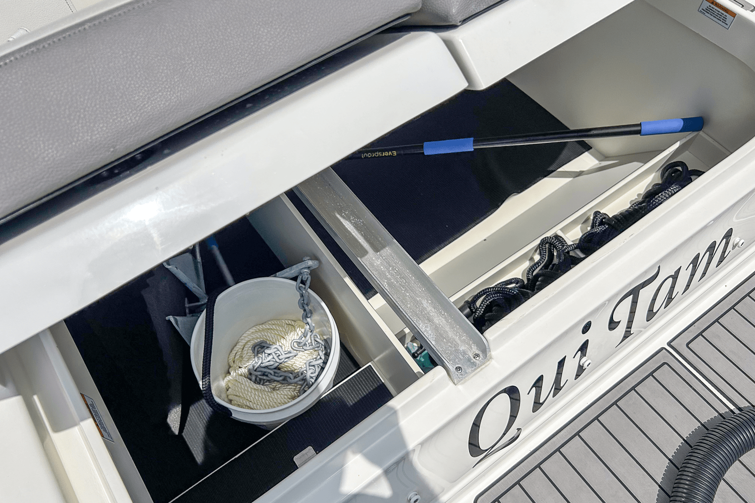 Slide: The Image of Sea Ray 270 SDX OUTBOARD 2023 - 43